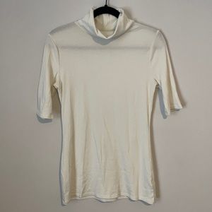 Turtleneck 3/4 sleeve shirt